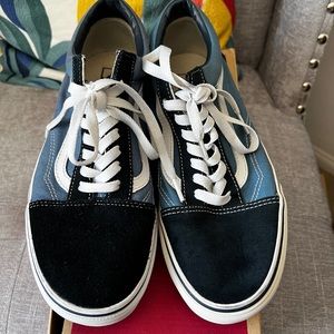 Women’s/Men’s Blue Vans